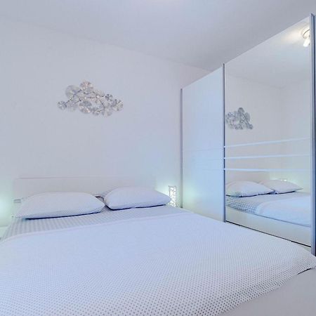 Apartments By The Sea Cove Zaglav, Korcula - 12208 Prizba Ngoại thất bức ảnh