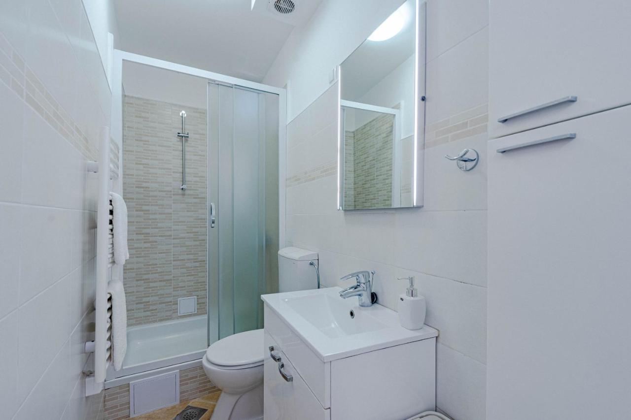 Apartments By The Sea Cove Zaglav, Korcula - 12208 Prizba Ngoại thất bức ảnh