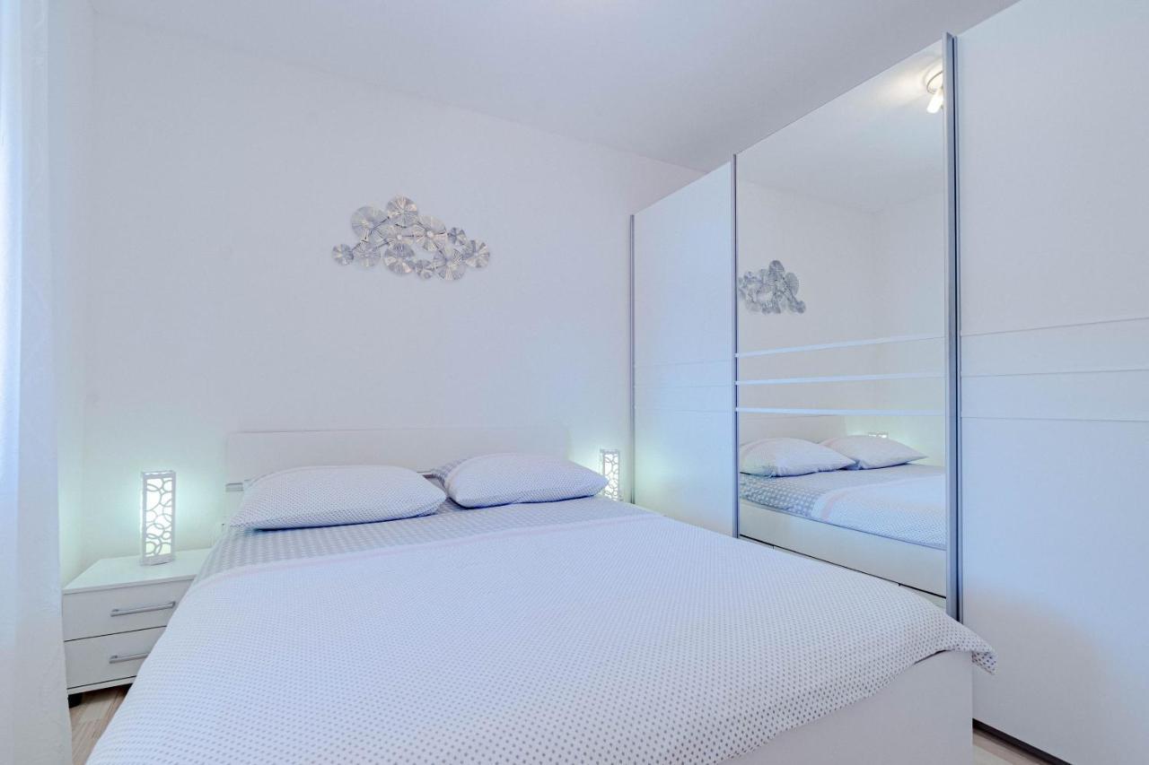 Apartments By The Sea Cove Zaglav, Korcula - 12208 Prizba Ngoại thất bức ảnh